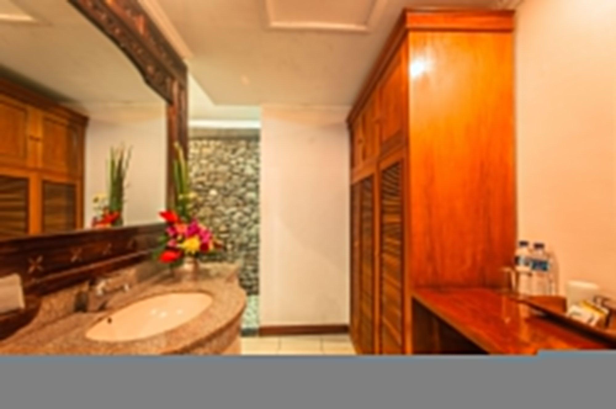 Resort Sahadewa & 4*